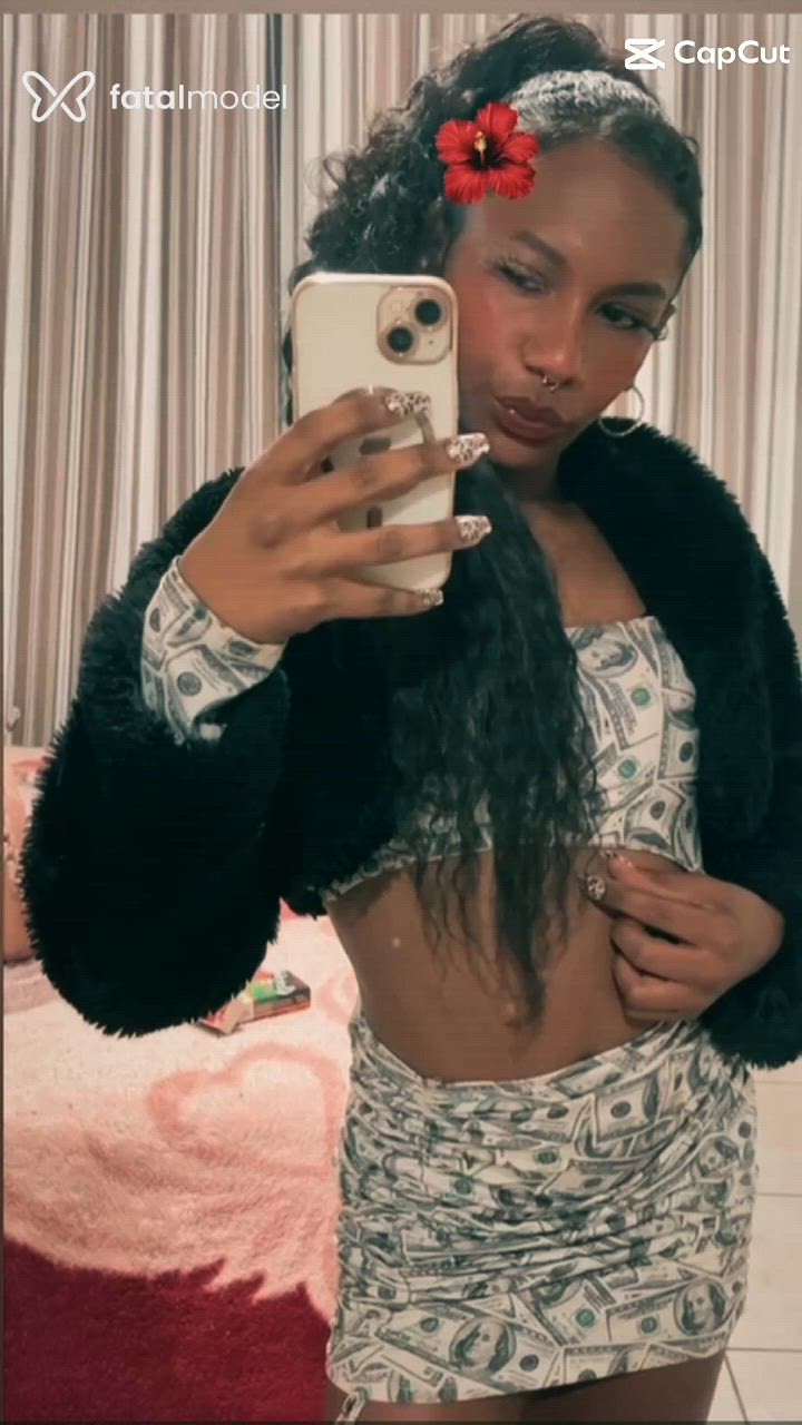 Acompanhante mulher trans morena (o) de olhos pretos - Nickyy Soares