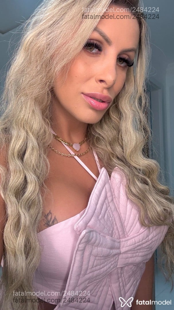 Acompanhante mulher loira (o) de olhos mel em Itapema - Yasmin