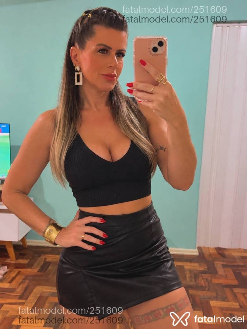 Acompanhante mulher loira (o) de olhos verdes - Nicole Gaúcha