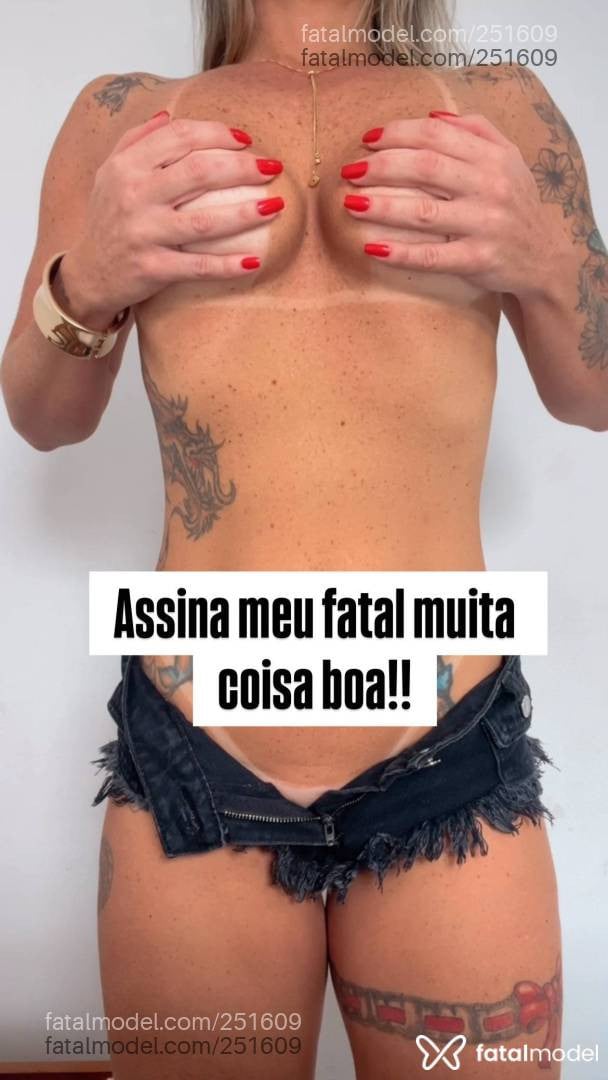 Acompanhante mulher loira (o) de olhos verdes - Nicole Gaúcha