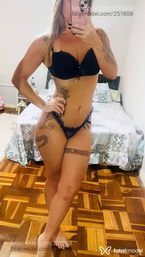 Acompanhante mulher loira (o) de olhos verdes em Porto Alegre - Nicole Andrade