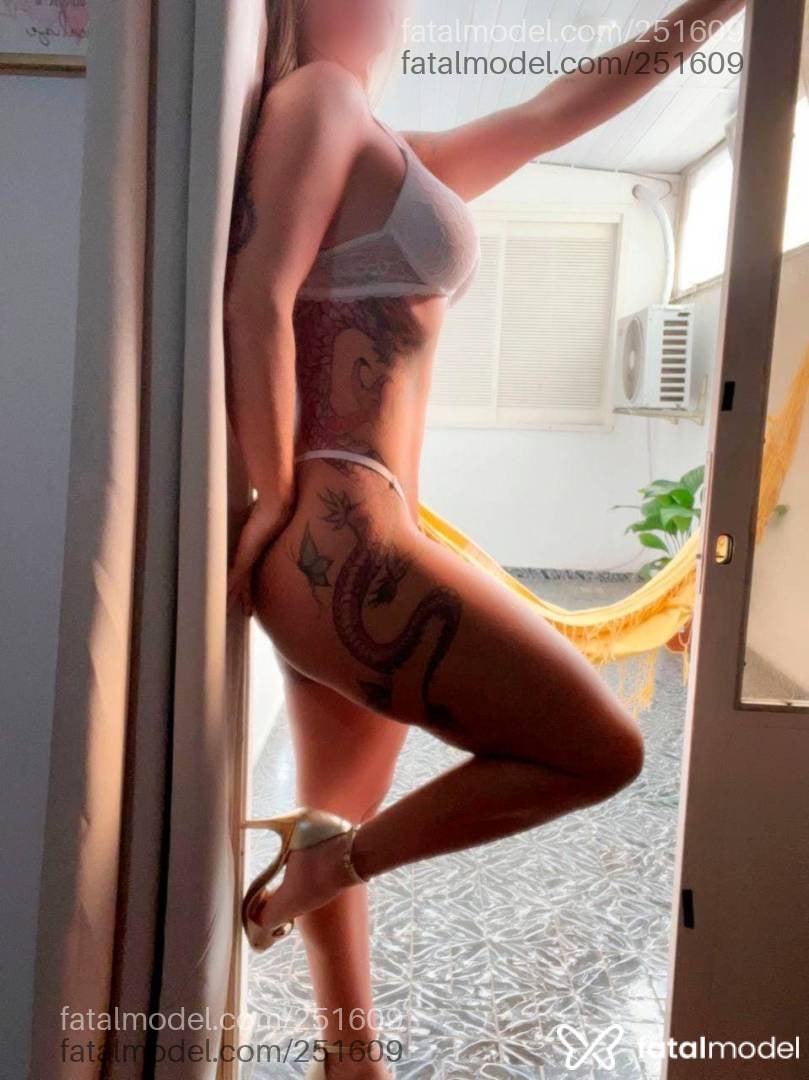 Acompanhante mulher loira (o) de olhos verdes - Nicole Andrade