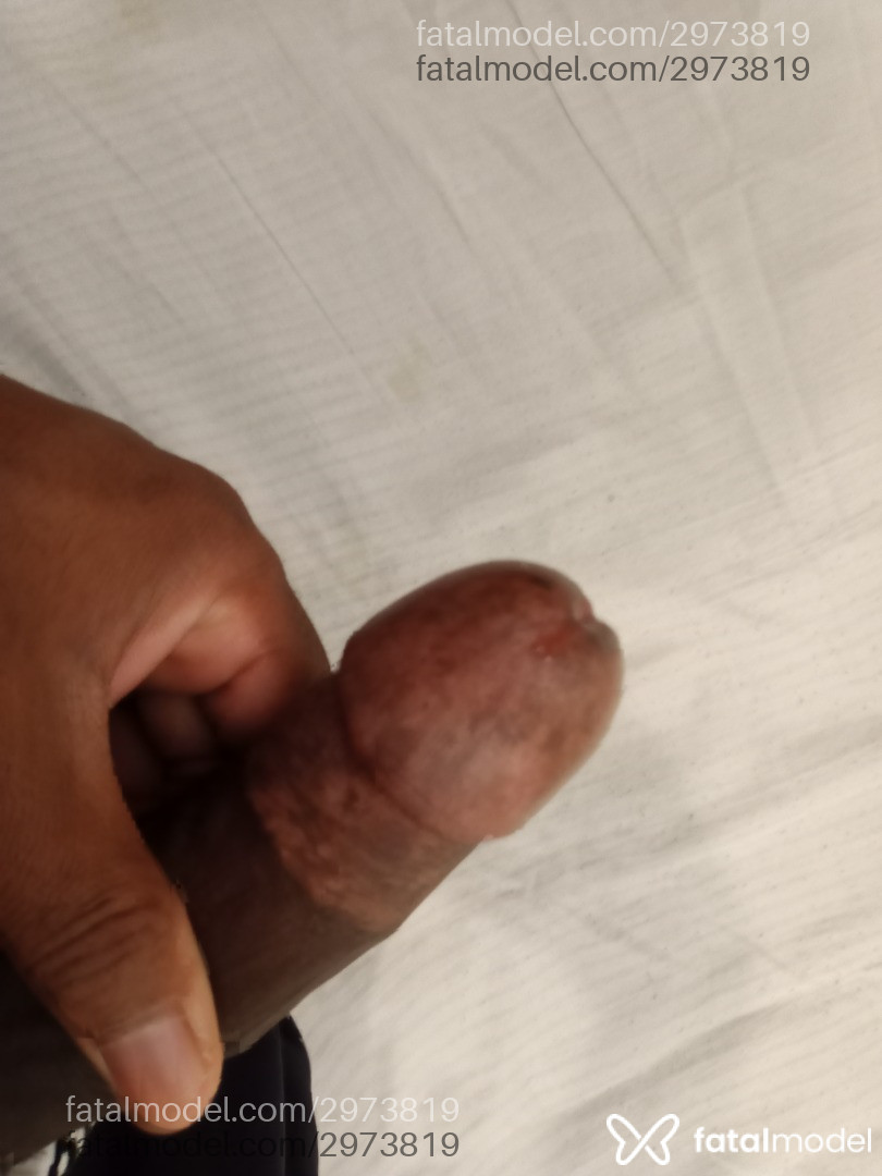 Acompanhante homem com cabelo grisalho de olhos pretos em Maringá - Amâncio