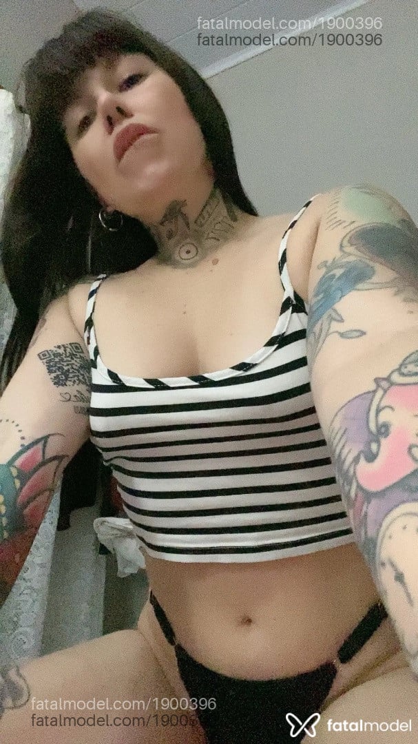 Acompanhante mulher com cabelo castanho de olhos azuis em São Paulo Acompanhante mulher com cabelo castanho de olhos azuis em São Paulo - Mel