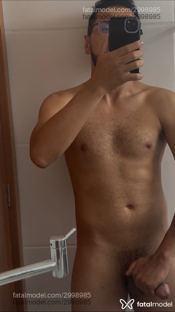 Acompanhante homem morena (o) de olhos castanhos - Baianinho Acompanhante homem morena (o) de olhos castanhos - Baianinho