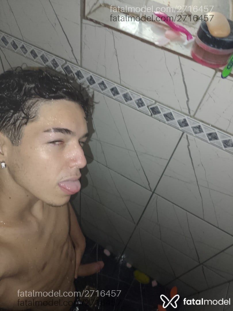 Acompanhante homem com cabelo castanho de olhos verdes em Maringá - Luanzinho