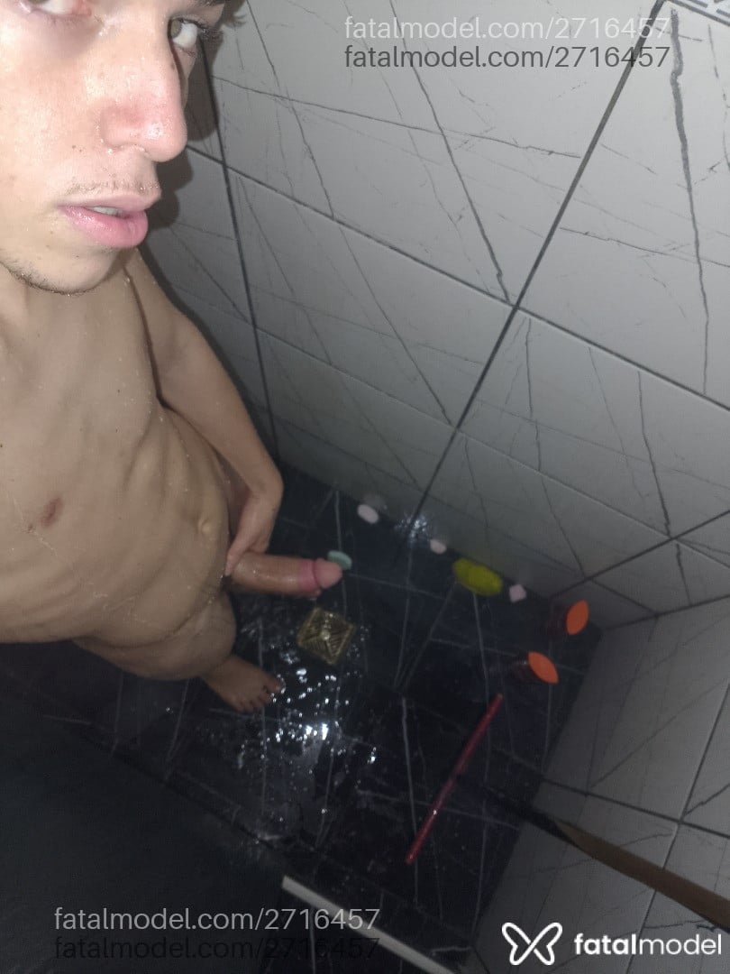 Acompanhante homem com cabelo castanho de olhos verdes em Maringá - Luanzinho