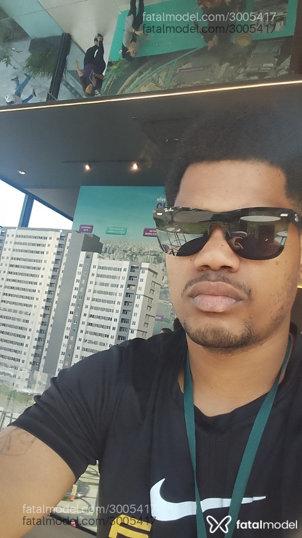 Acompanhante homem morena (o) de olhos pretos em São Paulo - Menor