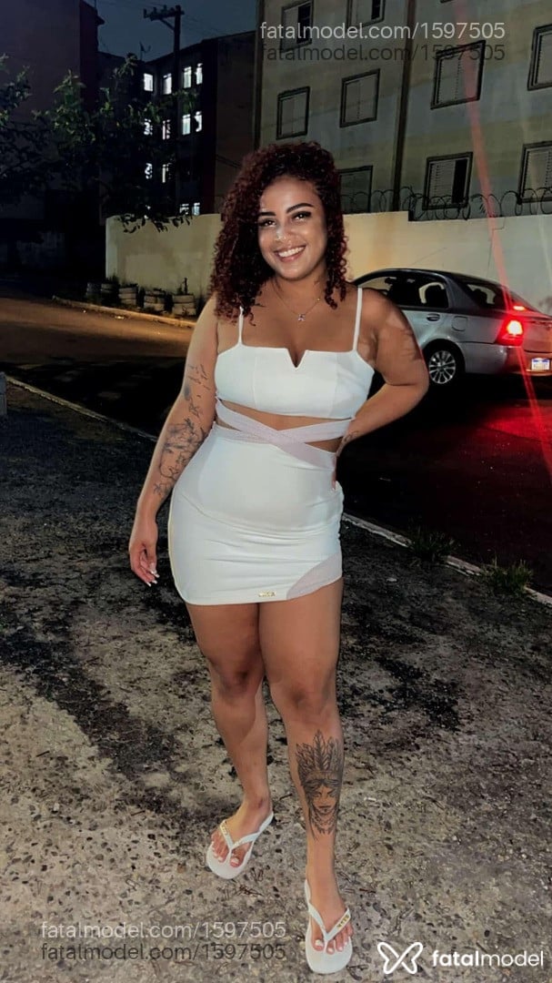 Acompanhante mulher com cabelo castanho de olhos mel em São Paulo - Dany Bortolossi