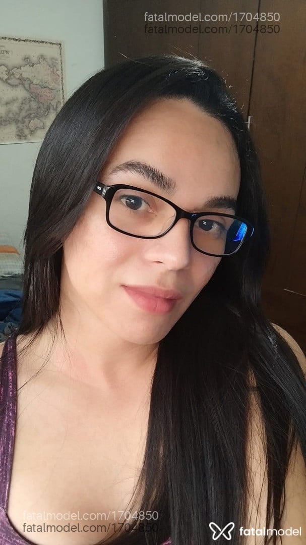 Acompanhante mulher trans morena (o) de olhos castanhos em Machado - Reese