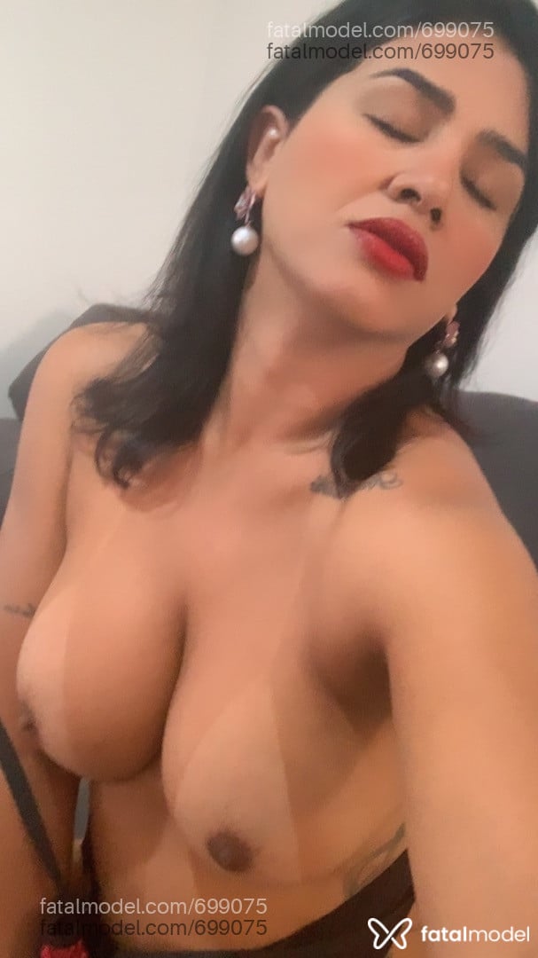 Acompanhante mulher trans morena (o) de olhos pretos em Ribeirão Preto - Amora Duarte