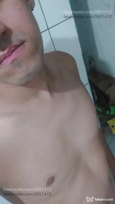 Acompanhante homem com cabelo castanho de olhos castanhos em São Paulo - Gabriel Luan