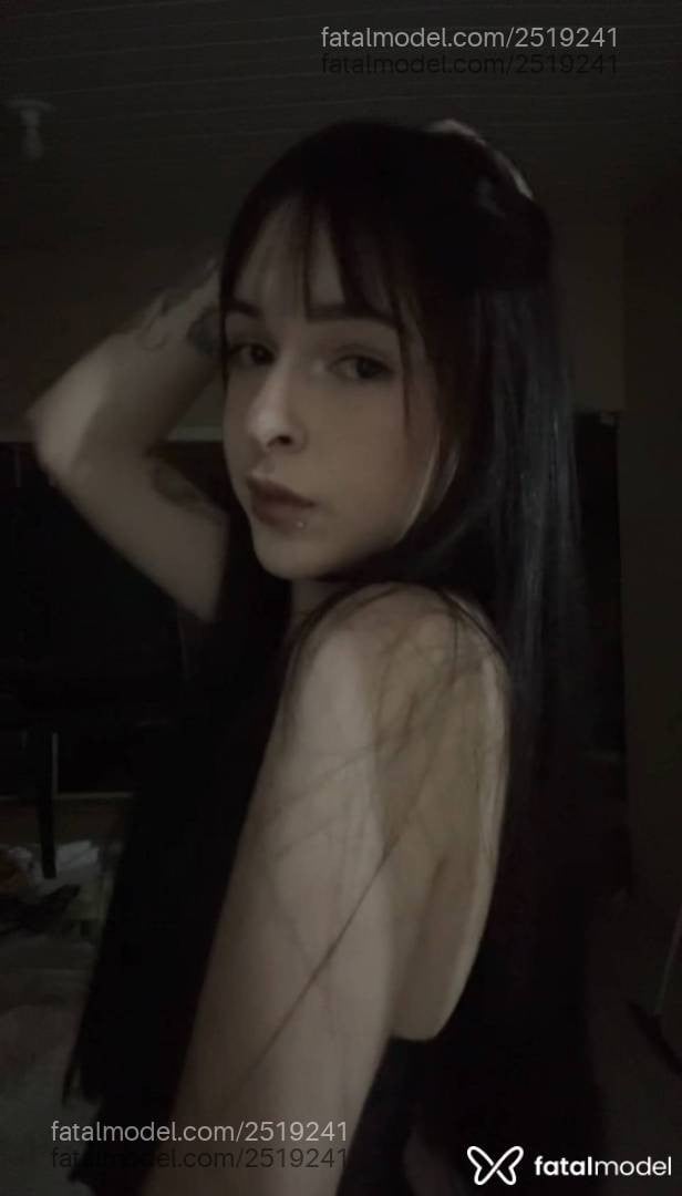 Acompanhante mulher trans morena (o) de olhos mel - Julia Fernandes