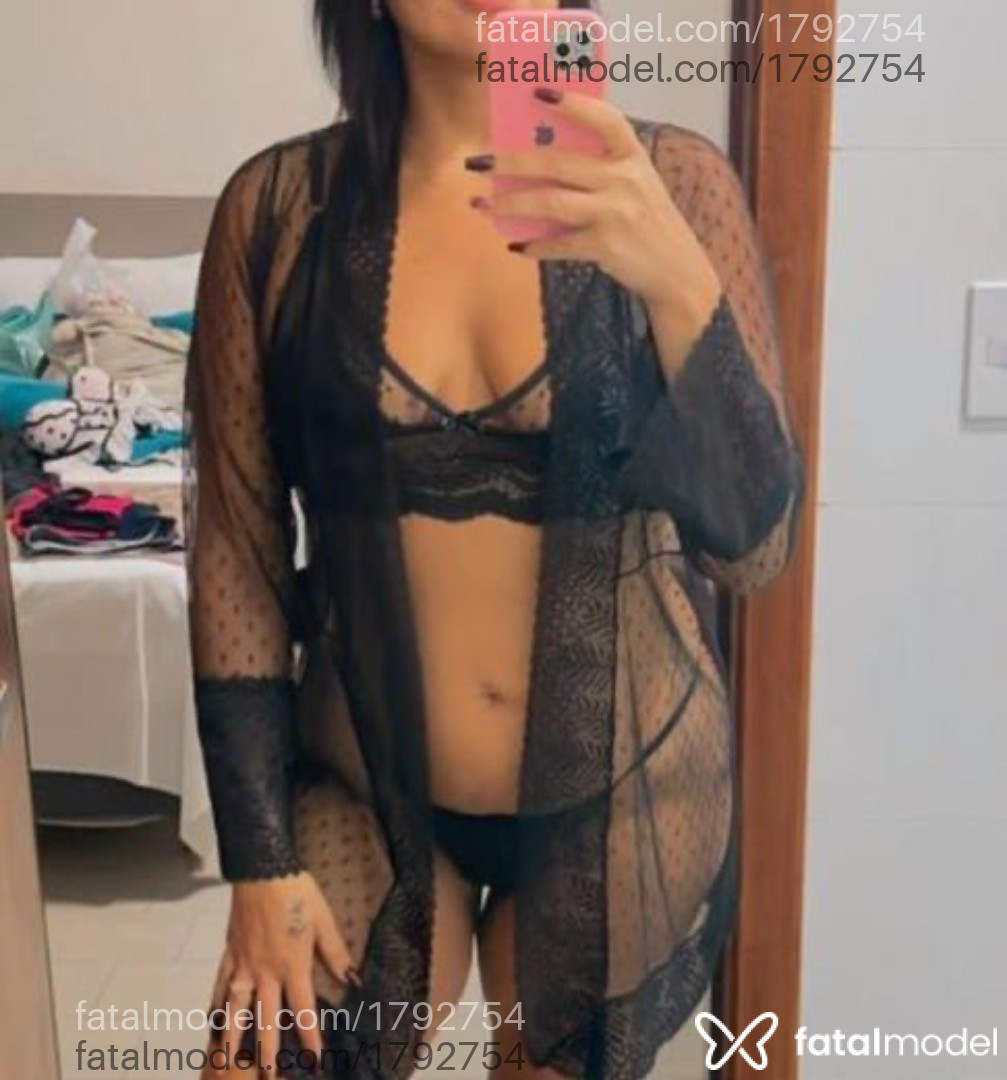 Acompanhante mulher morena (o) de olhos castanhos em Cabo Frio Acompanhante mulher morena (o) de olhos castanhos em Cabo Frio - Cacau Aguiar