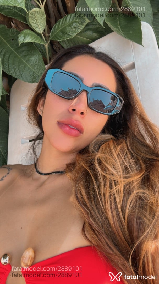 Acompanhante mulher com cabelo castanho de olhos castanhos em São Paulo Acompanhante mulher com cabelo castanho de olhos castanhos em São Paulo - Luna Loretto