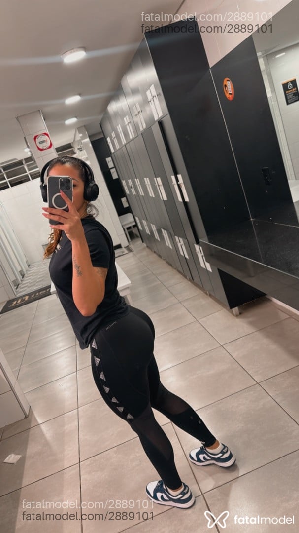 Acompanhante mulher com cabelo castanho de olhos castanhos em São Paulo Acompanhante mulher com cabelo castanho de olhos castanhos em São Paulo - Luna Loretto