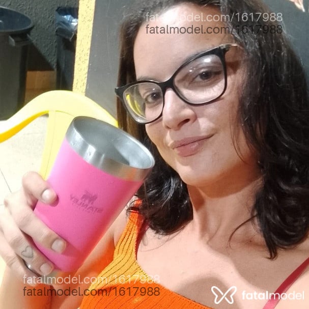 Acompanhante mulher morena (o) de olhos mel em Caldas Novas - Emilly
