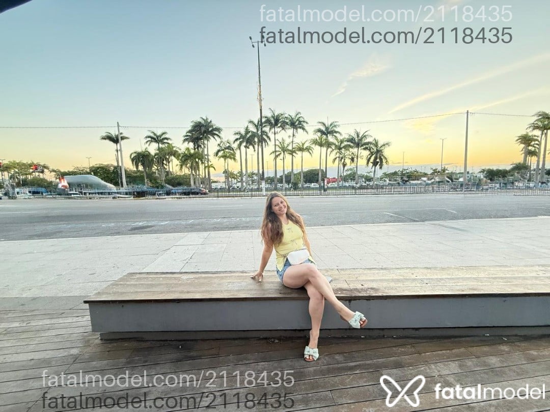Acompanhante mulher com cabelo castanho de olhos verdes em Florianópolis - Fabiana