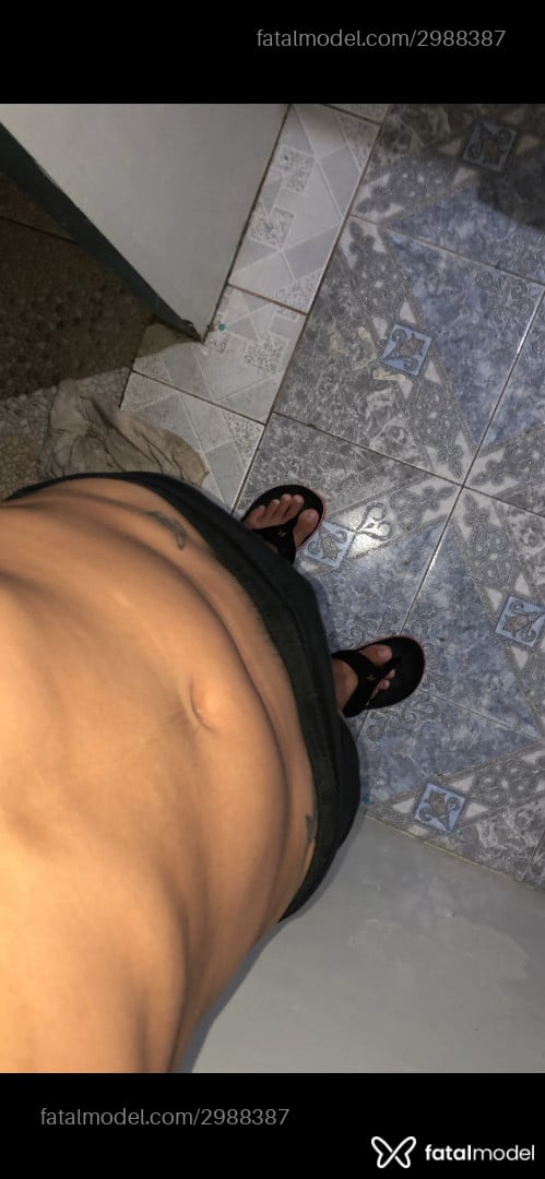 Acompanhante homem com cabelo castanho de olhos pretos em Salinópolis Acompanhante homem com cabelo castanho de olhos pretos em Salinópolis - Douglas Sampaio