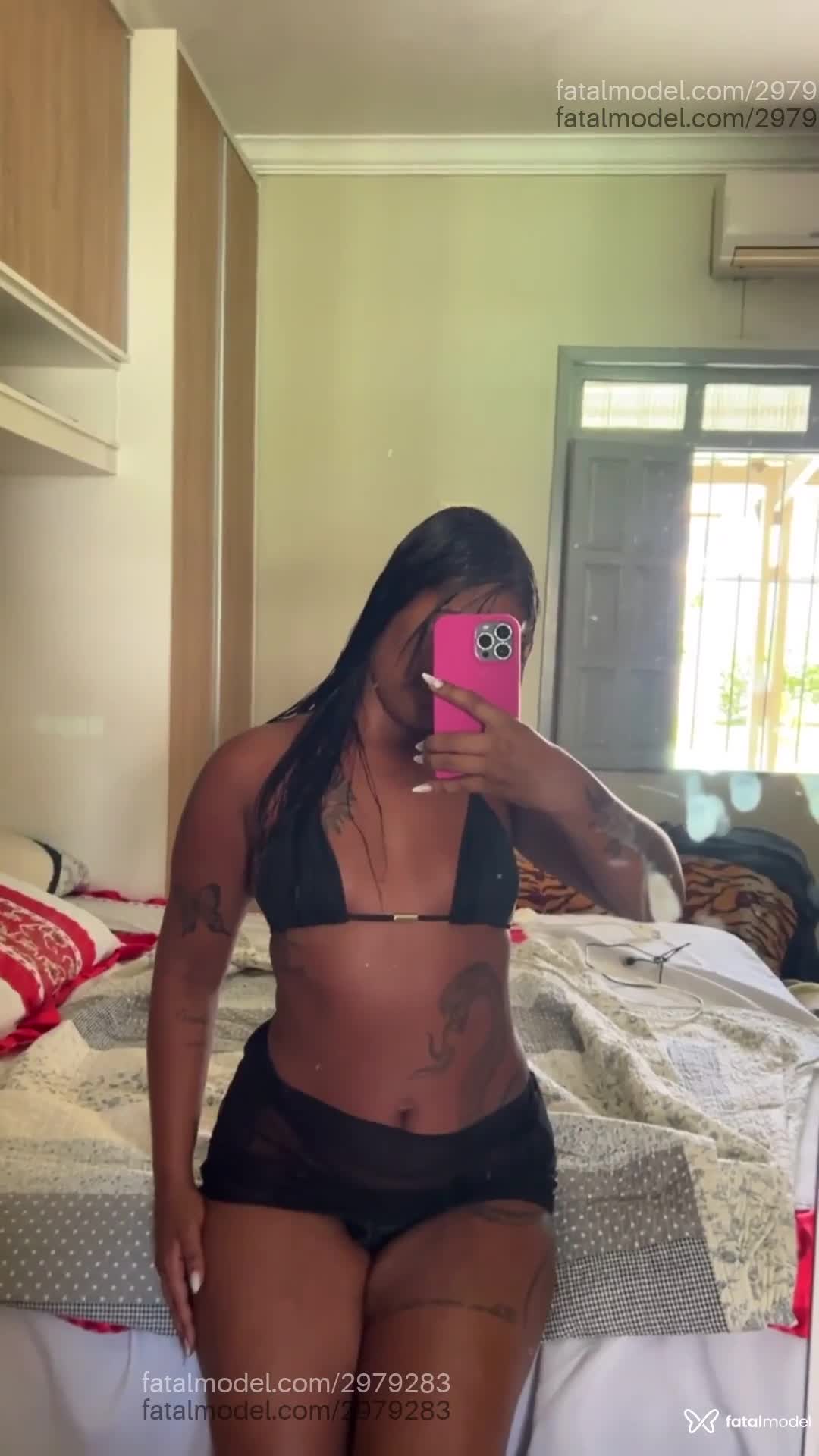 Acompanhante mulher morena (o) de olhos pretos - ísis Lorena