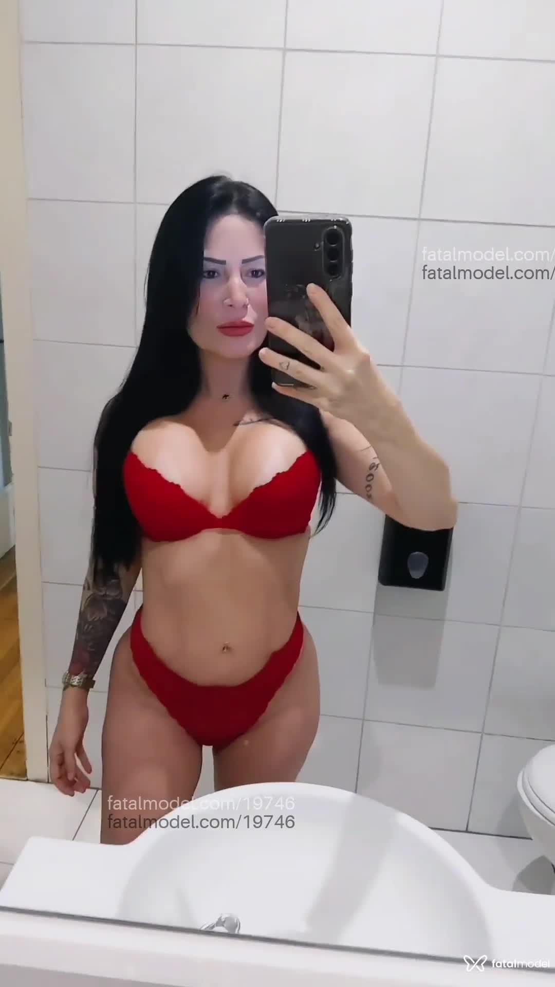 Acompanhante mulher com cabelo castanho de olhos pretos em Belo Horizonte - Paola Andrade