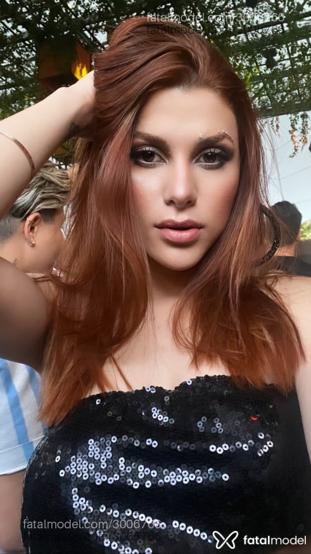 Acompanhante mulher ruiva (o) de olhos castanhos em Curitiba - Jhenifer Victoria
