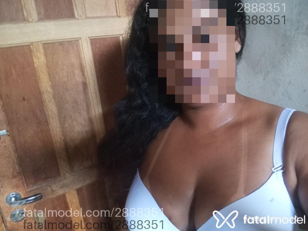 Acompanhante mulher morena (o) de olhos castanhos - Roneil Acompanhante mulher morena (o) de olhos castanhos - Roneil