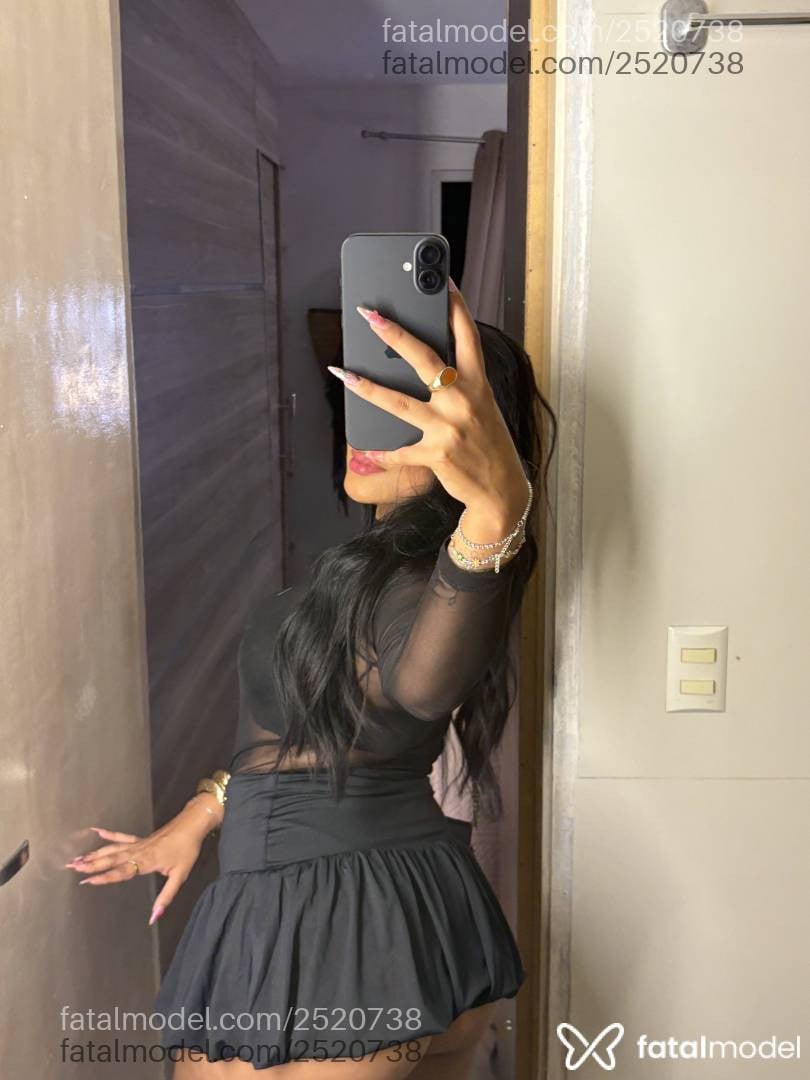 Acompanhante mulher com cabelo castanho de olhos castanhos - Parizi Acompanhante mulher com cabelo castanho de olhos castanhos - Parizi