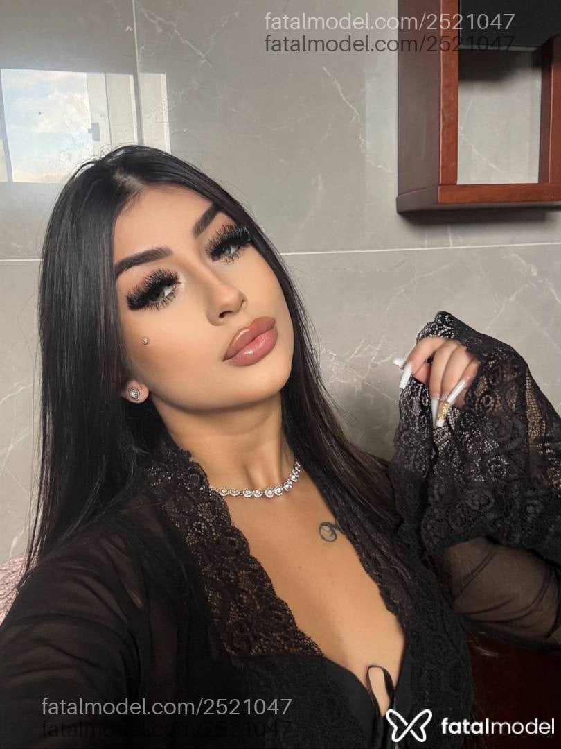 Acompanhante mulher morena (o) de olhos verdes - Mirella Alencar