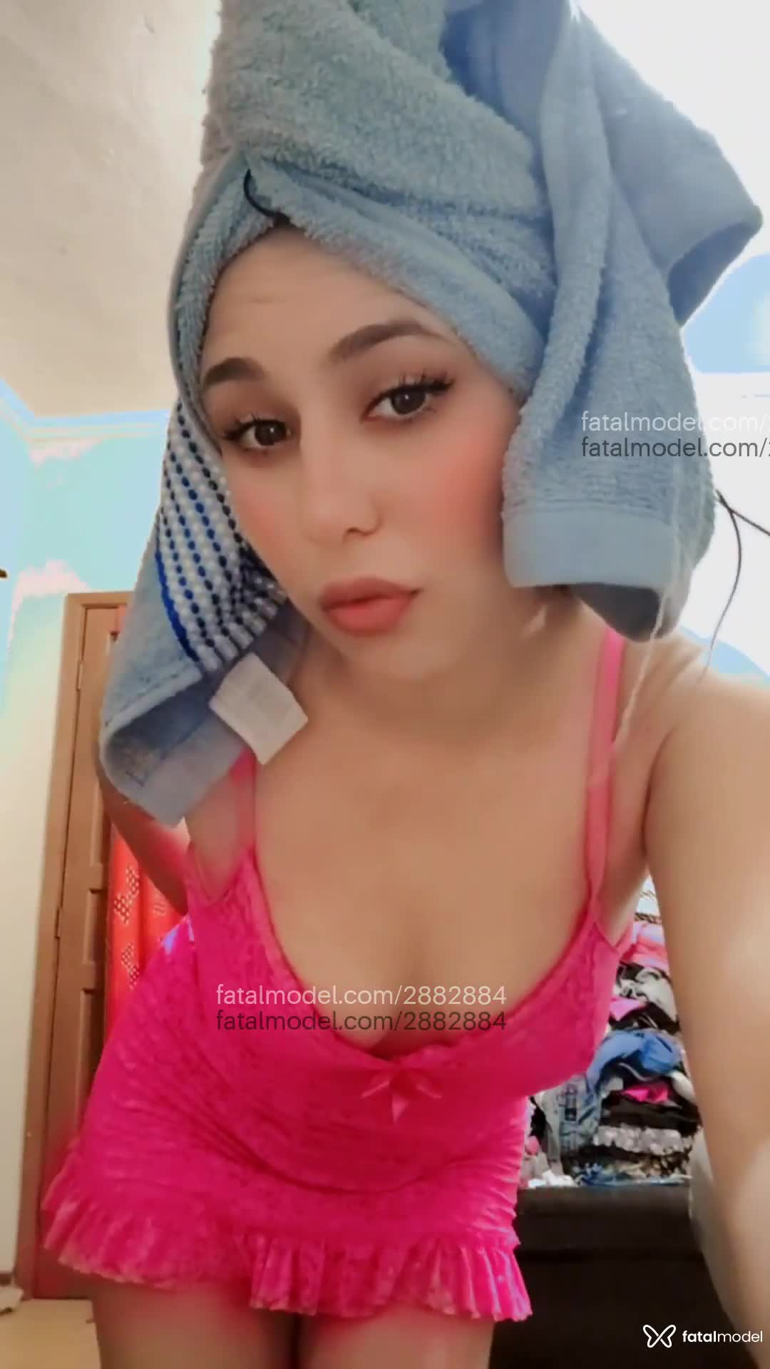 Acompanhante mulher com cabelo castanho de olhos castanhos em Virtual Acompanhante mulher com cabelo castanho de olhos castanhos em Virtual - Cristina Oliveira