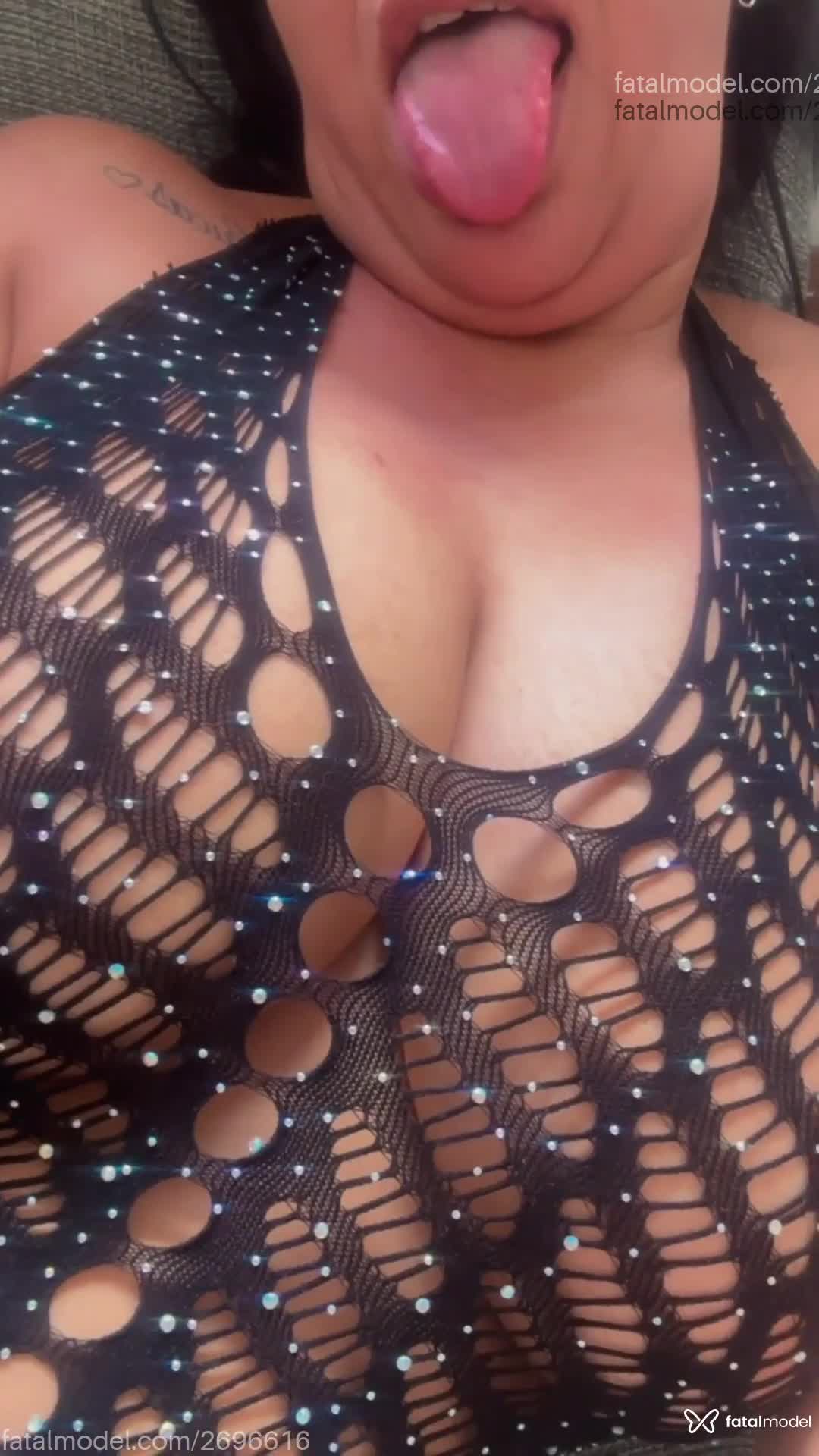 Acompanhante mulher morena (o) de olhos mel - Michele Cais
