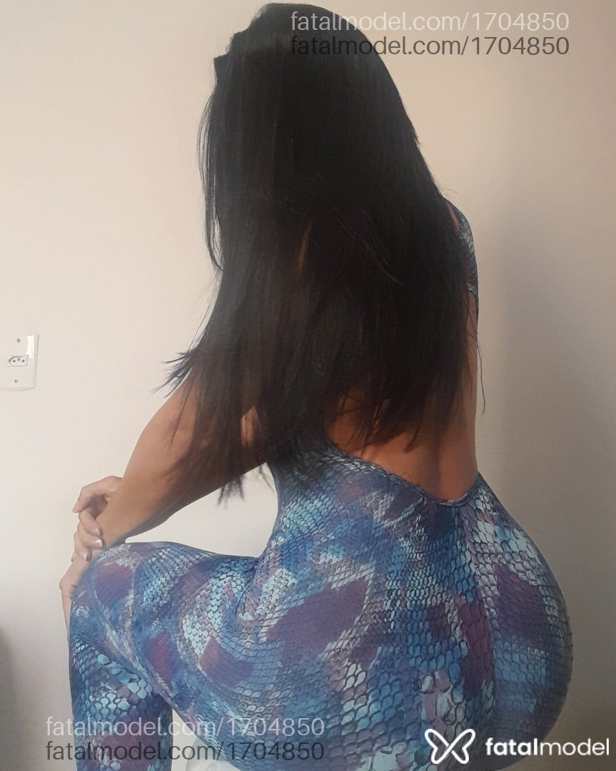Acompanhante mulher trans morena (o) de olhos castanhos em Machado - Reese
