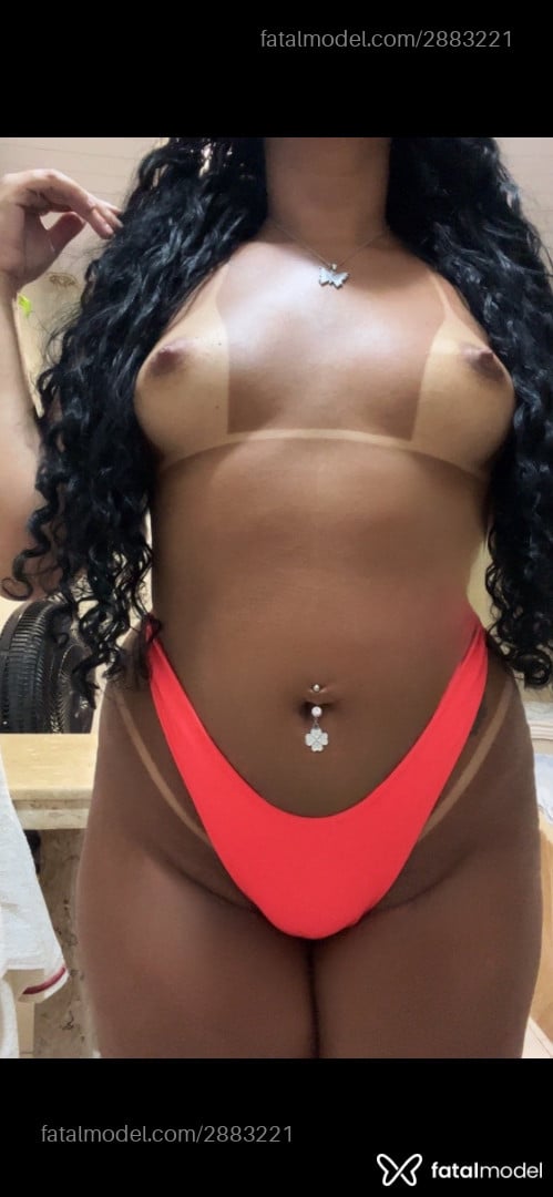 Acompanhante mulher morena (o) de olhos pretos - Maluzinha Acompanhante mulher morena (o) de olhos pretos - Maluzinha