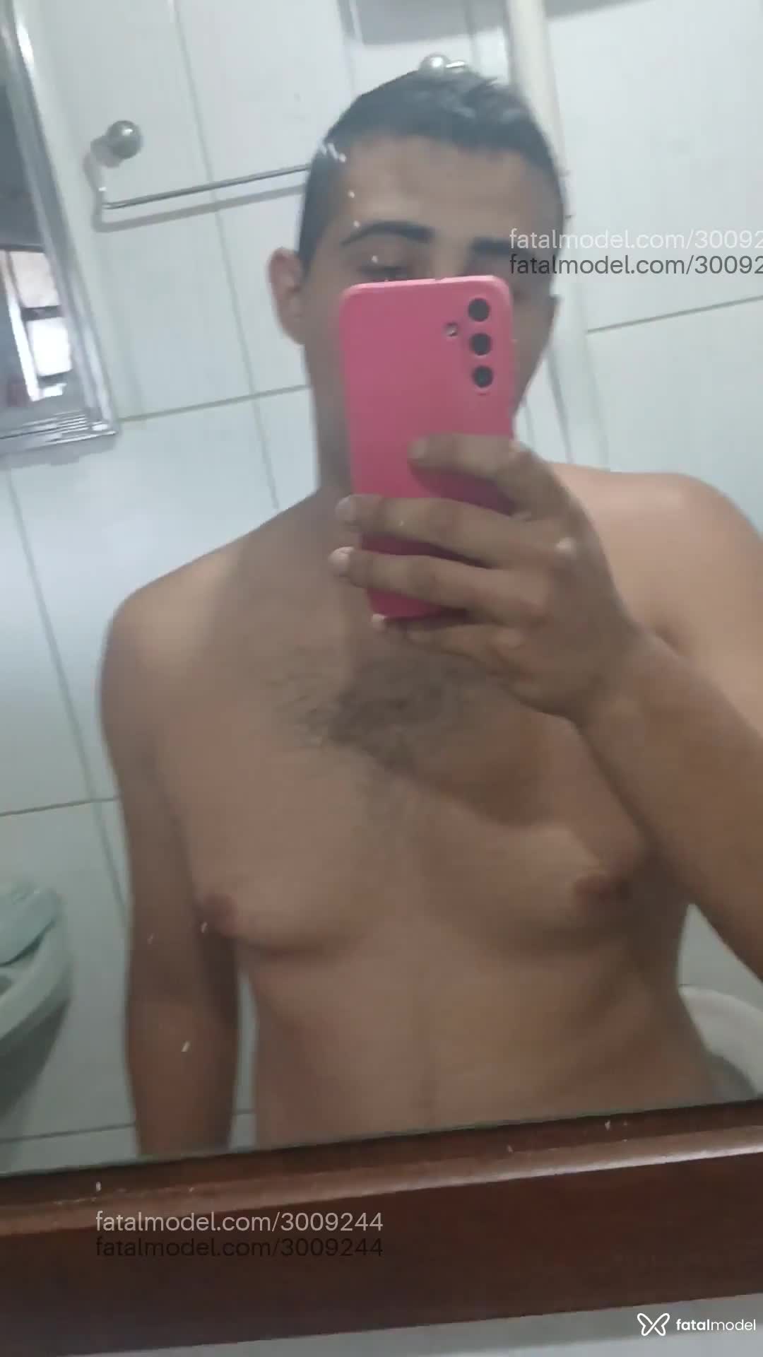 Acompanhante homem morena (o) de olhos castanhos em Pelotas - Novinhoooo
