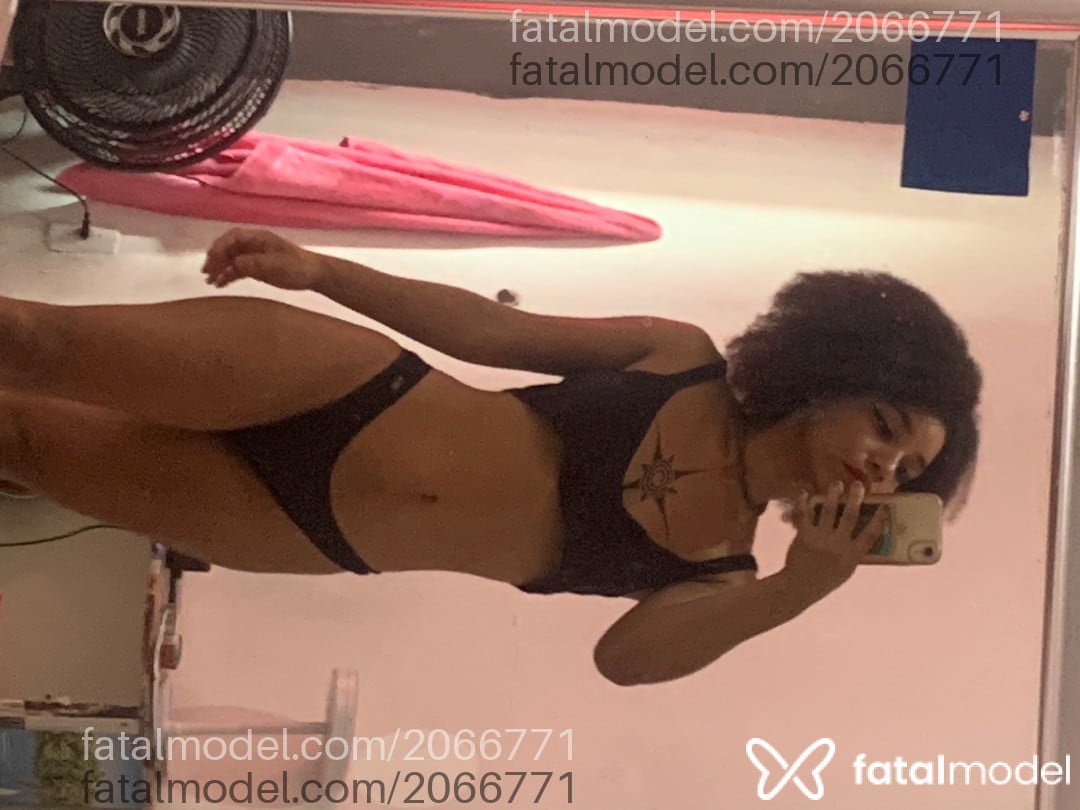 Acompanhante mulher com cabelo castanho de olhos pretos em Virtual Acompanhante mulher com cabelo castanho de olhos pretos em Virtual - Lillith Bloom