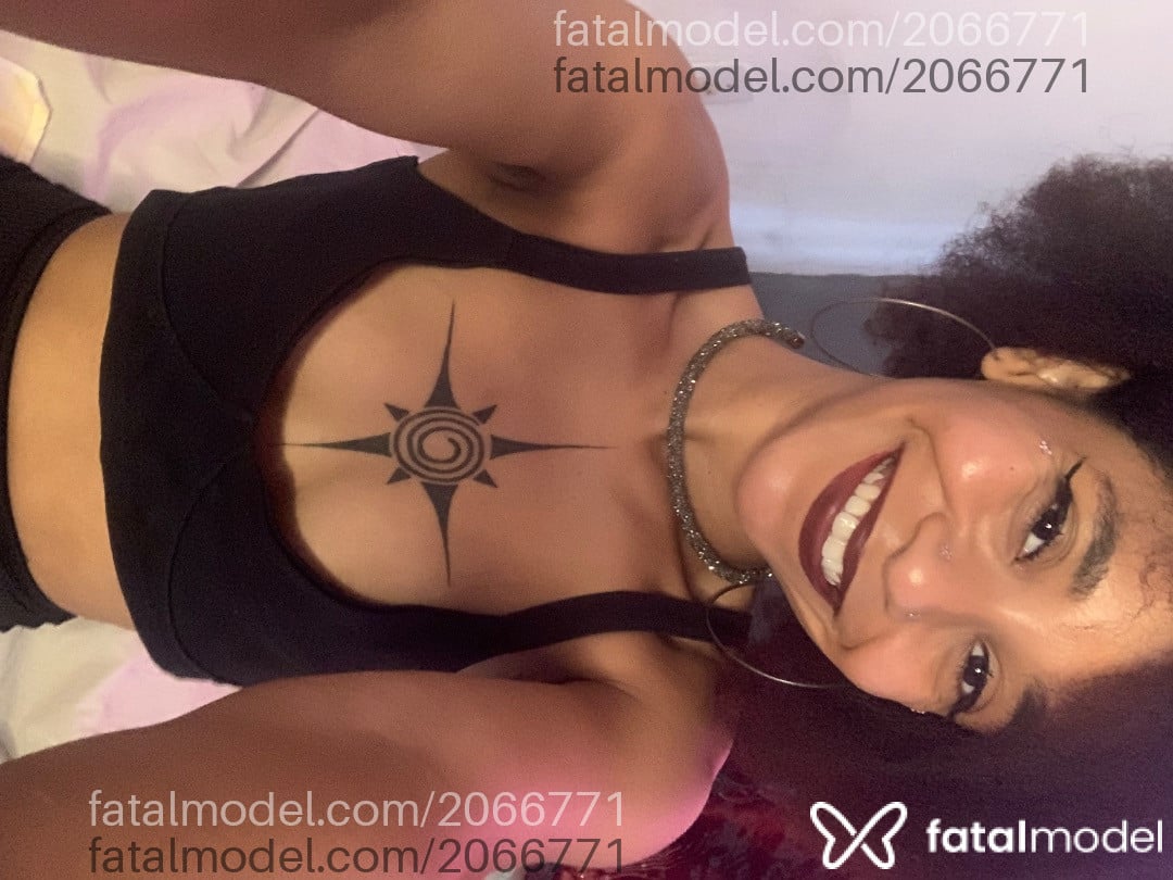 Acompanhante mulher com cabelo castanho de olhos pretos em Virtual Acompanhante mulher com cabelo castanho de olhos pretos em Virtual - Lillith Bloom