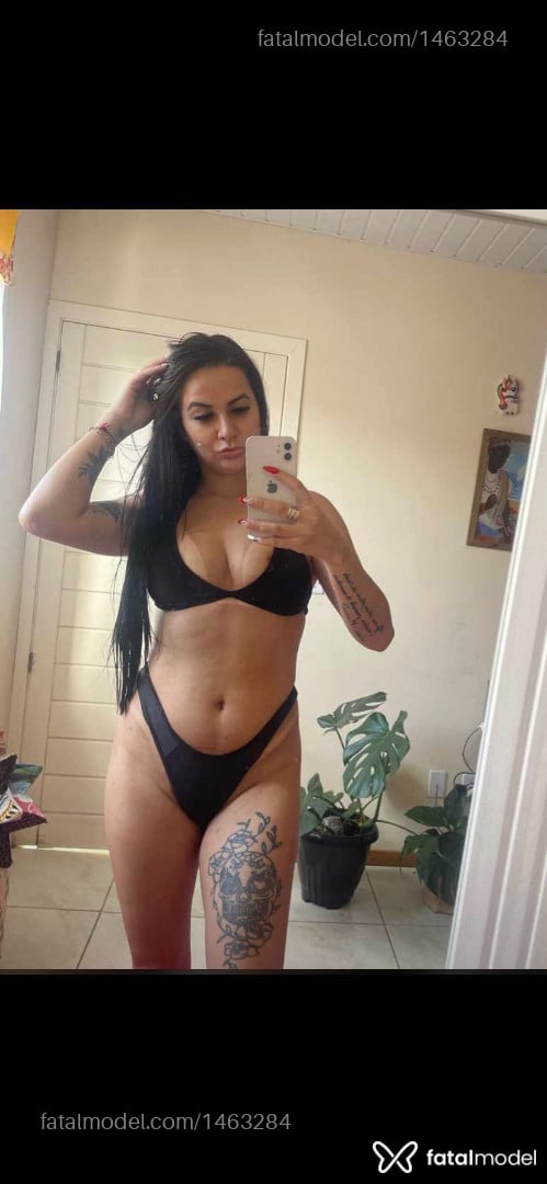 Acompanhante mulher com cabelo castanho de olhos pretos em Venâncio Aires - Paula