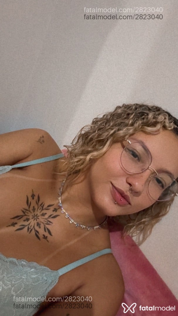 Acompanhante mulher loira (o) de olhos castanhos em Patos de Minas Acompanhante mulher loira (o) de olhos castanhos em Patos de Minas - Anne Ferreira