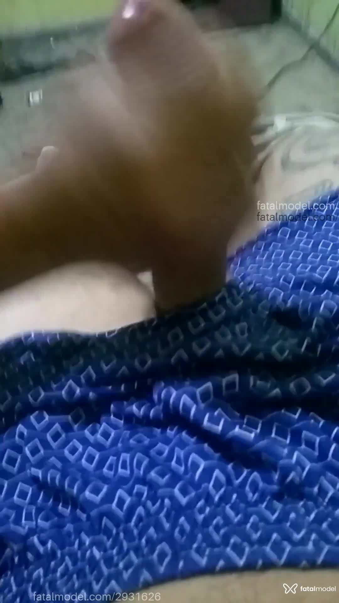 Acompanhante homem com cabelo castanho de olhos castanhos em Curitiba Acompanhante homem com cabelo castanho de olhos castanhos em Curitiba - Beber Dado