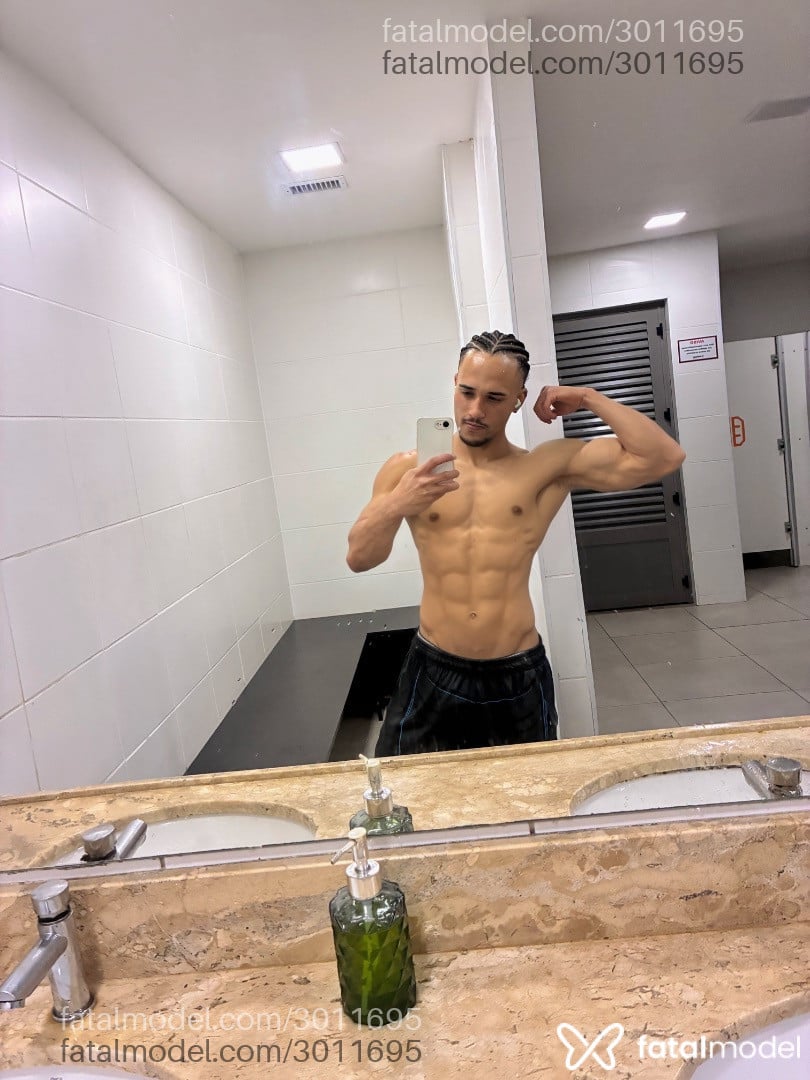 Acompanhante homem morena (o) de olhos mel em São Paulo - Nicolas Petrick