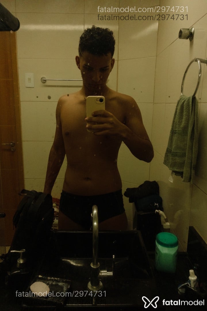 Acompanhante homem morena (o) de olhos castanhos em Virtual Acompanhante homem morena (o) de olhos castanhos em Virtual - Lucas Gomes