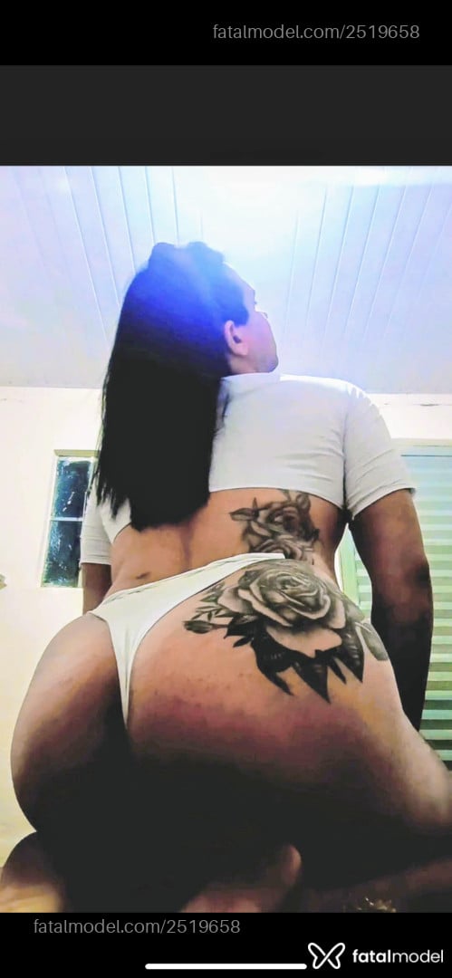 Acompanhante mulher trans com cabelo castanho de olhos castanhos em Divinópolis Acompanhante mulher trans com cabelo castanho de olhos castanhos em Divinópolis - Gkay Martins