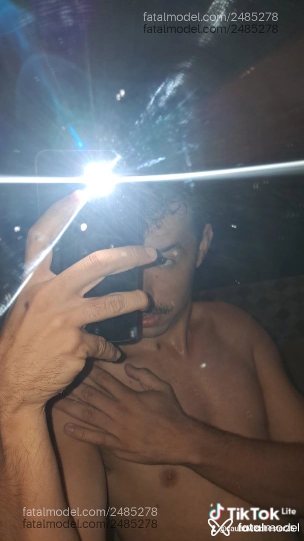 Acompanhante homem com cabelo castanho de olhos pretos em Porto Velho - Novnho