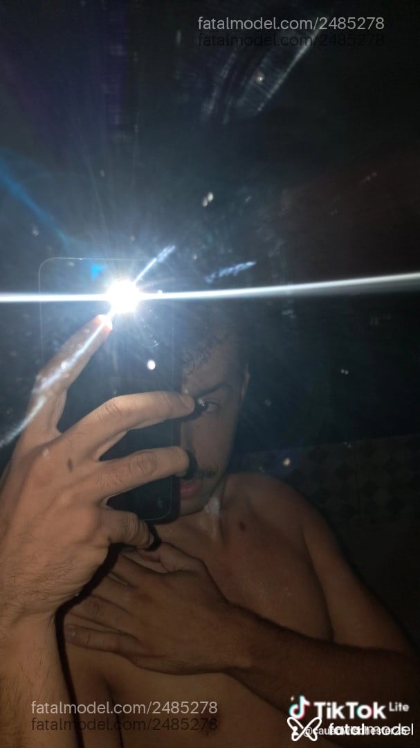 Acompanhante homem com cabelo castanho de olhos pretos em Porto Velho - Novnho
