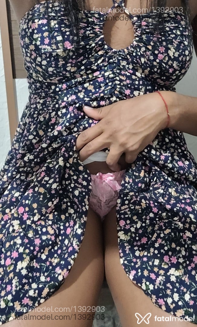 Acompanhante mulher com cabelo castanho de olhos castanhos em Foz do Iguaçu Acompanhante mulher com cabelo castanho de olhos castanhos em Foz do Iguaçu - Stefany