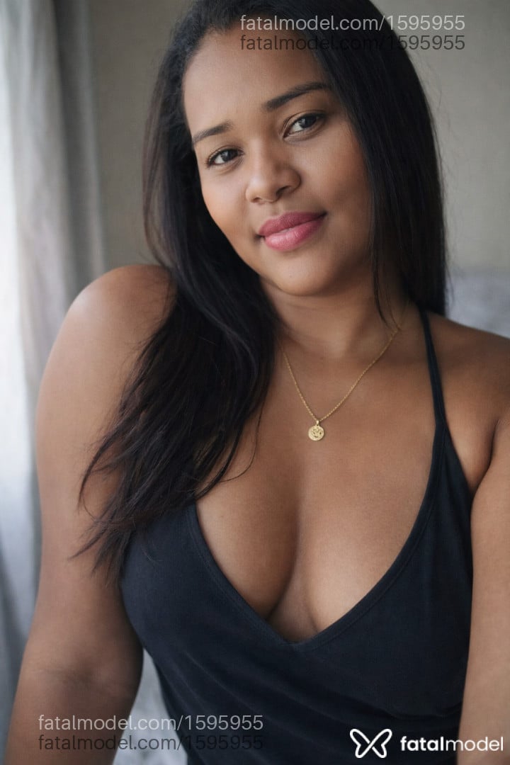 Acompanhante mulher morena (o) de olhos castanhos - Brenda Acompanhante mulher morena (o) de olhos castanhos - Brenda
