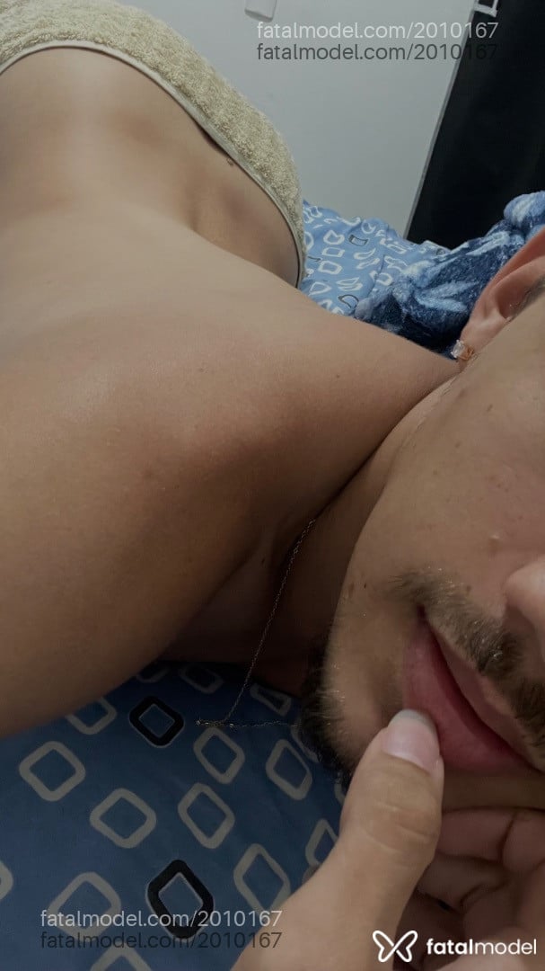 Acompanhante homem com cabelo castanho de olhos verdes em Virtual - Eduzinho