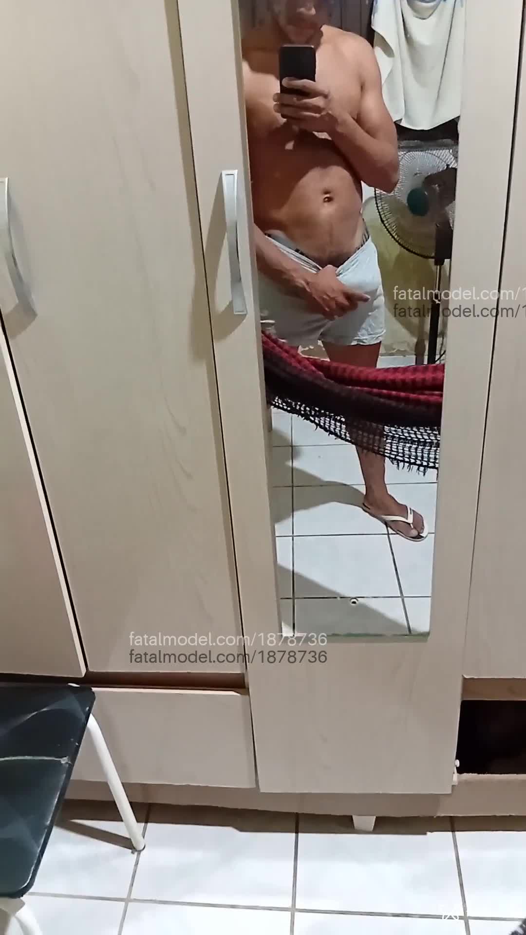 Acompanhante homem com cabelo castanho de olhos castanhos em São Luís - VersatilDot