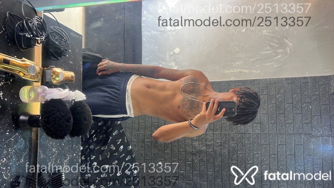 Acompanhante homem morena (o) de olhos castanhos em São Paulo - Victor