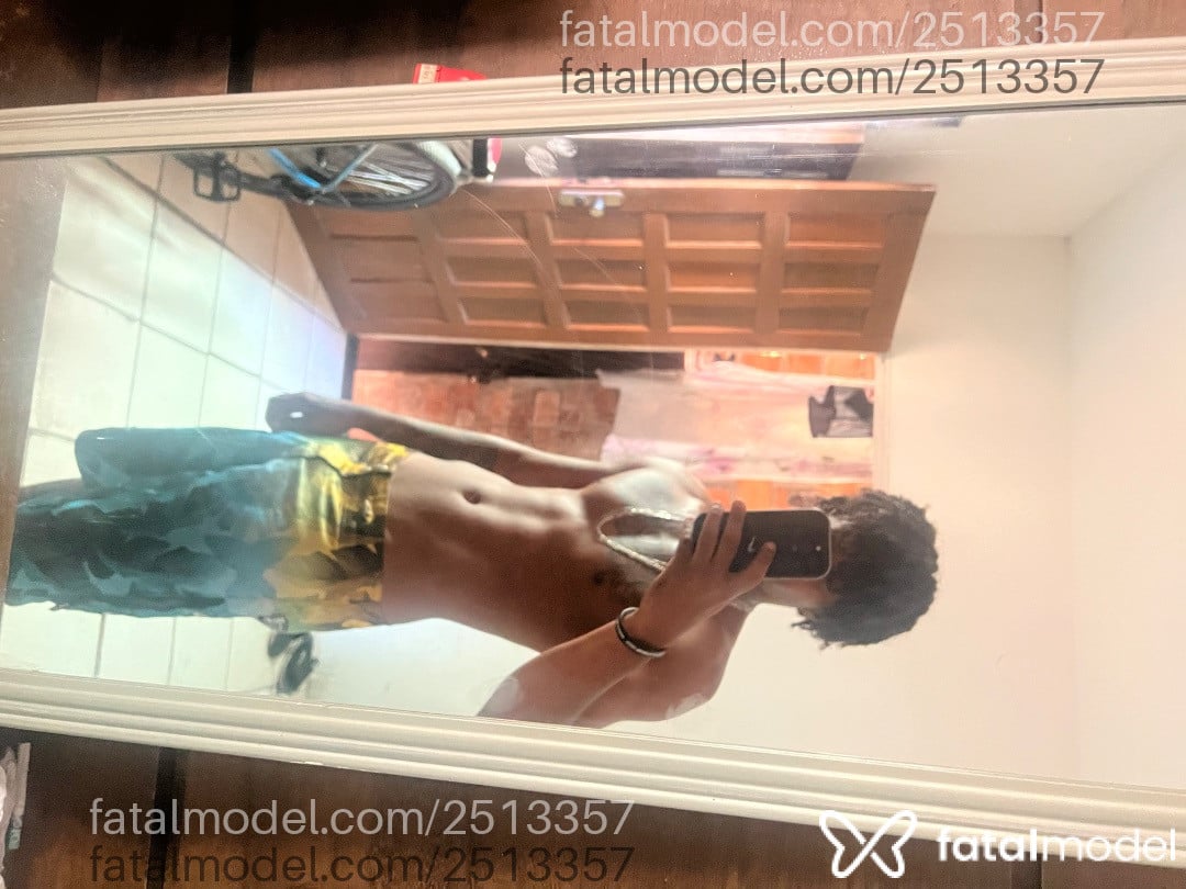 Acompanhante homem morena (o) de olhos castanhos em São Paulo - Victor